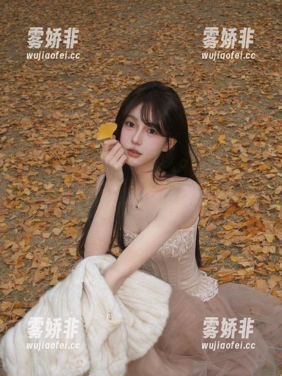17吃瓜 又是“17吃瓜”app,心里默默在想,这次的瓜又能引发多少争议,还能聊得起来吗?