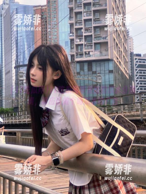 17吃瓜网苹果版的瓜水分满满，真应该做个喝瓜水的广告