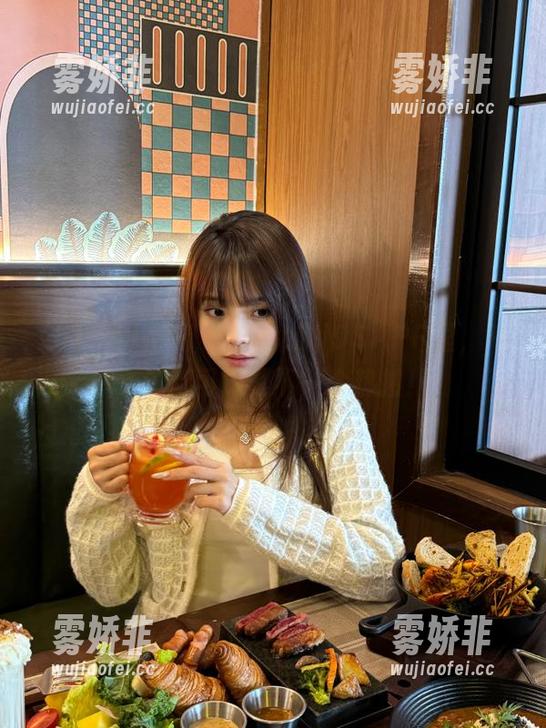 51cg 在51cg1.ct的iOSAPP里,每个瓜都可能是下一个热搜!