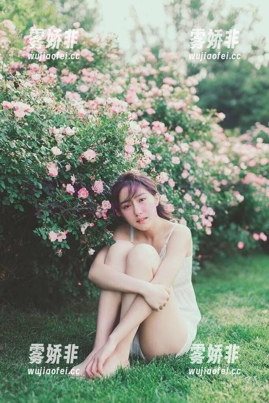 51吃瓜网 校园大瓜曝光,快闪来51吃瓜网苹果版,简直是吃瓜者的福音!