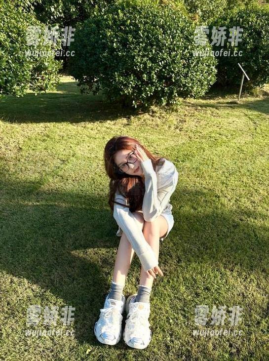 911吃瓜的链接就像一根跳动的线，牵扯着我不安的心