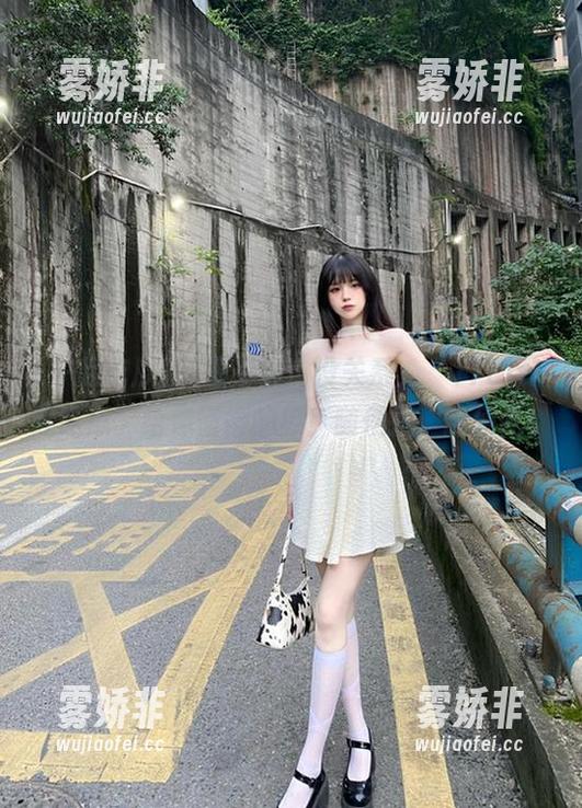 资源不够？没关系，“17cg一起吃瓜”给你懂得的瓜！随便挑，随便吃！