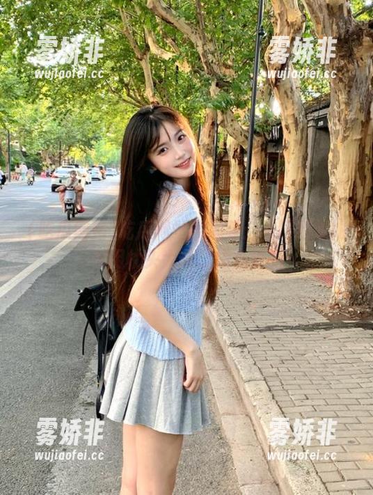 吃瓜网站的视频：看网红是如何用枕头大战赢得点赞的