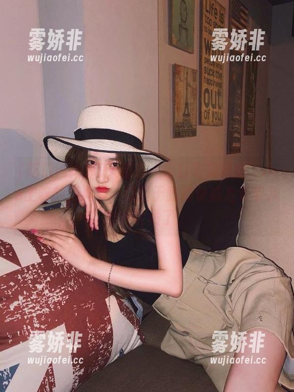 每天都在“每日吃瓜网站”ios上吃的瓜真多，以至于我都快成为专职八卦评论员了。