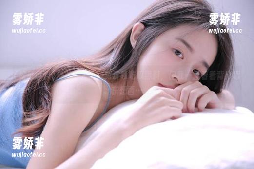 反差太大了，免费领吃瓜黑料，但我一直看着背影思东想西…