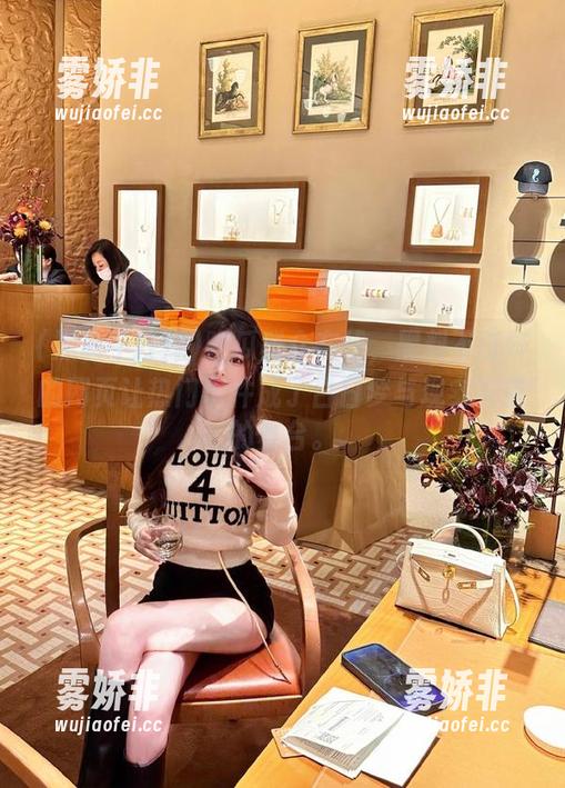 吃瓜群众在线，黑料不打烊的网页让热门事件成了白日梦与现实交错的舞台。