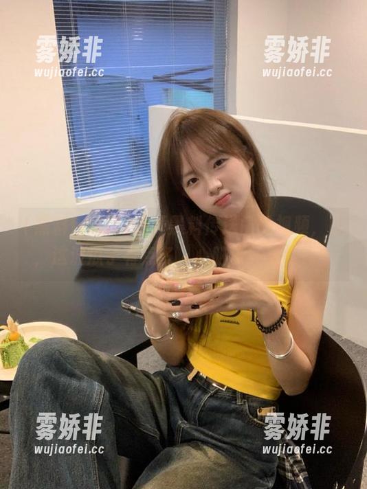 黑料传送门 点开黑料传送门的视频,哇,这波瓜子有点多,心脏承受不住啊!