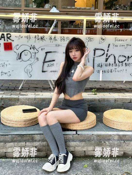 黑料在线 “黑料在线”传送门里,各种瓜都疯狂转圈圈,来听听谁在说啥?