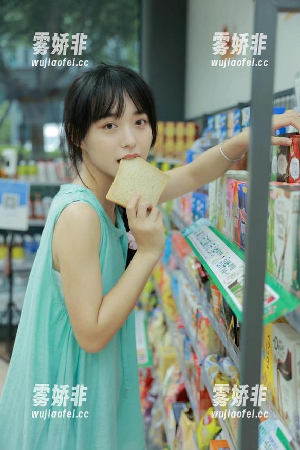 走进“黑料网.xyz”入口，有种误入“吃瓜专属派对”的感觉！